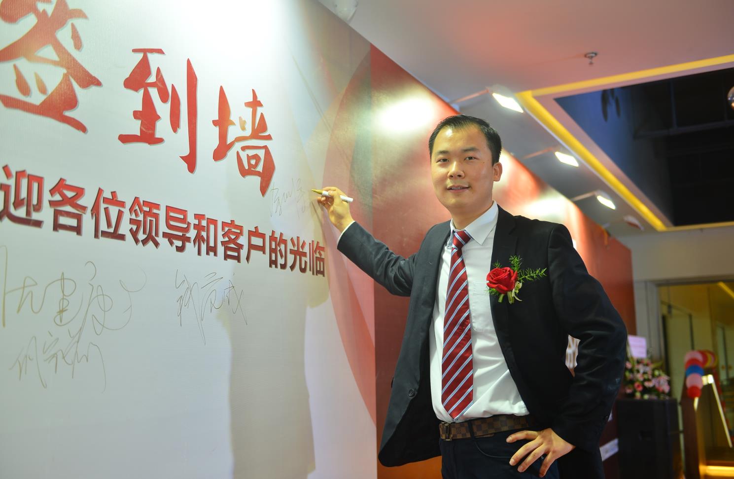 ԵذϺ콢긺ˣȷĿ ȫͻƣ